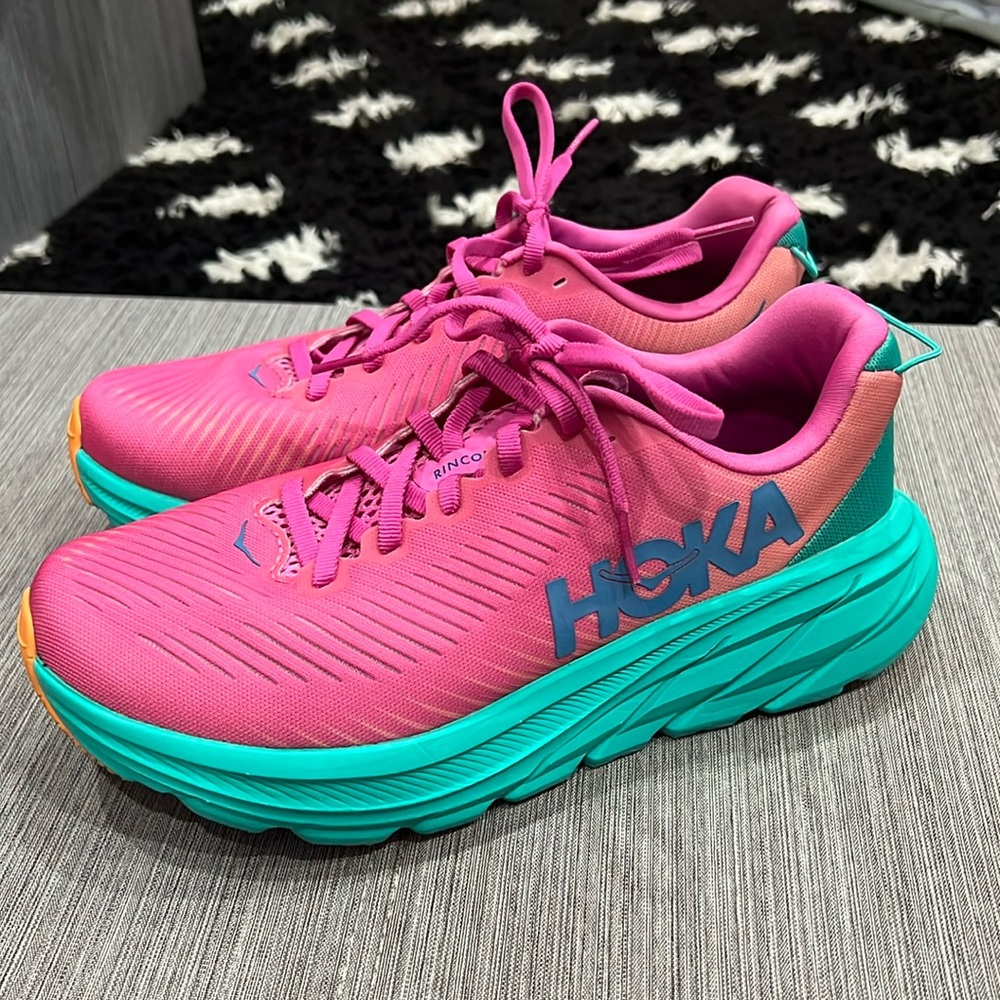 Women’s HOKA Rincon 3 Running / Walking Sneaker Size 6B